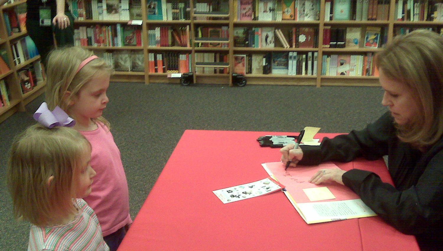 2008_11_14 CnJ at book signing.jpg